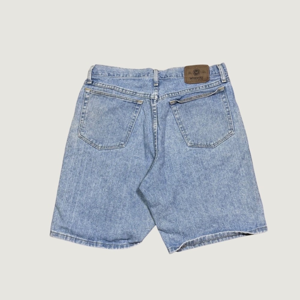 Wrangler Authentic Jeans Mens Light Wash Denim Shorts 33 606W1SM Relaxed Fit